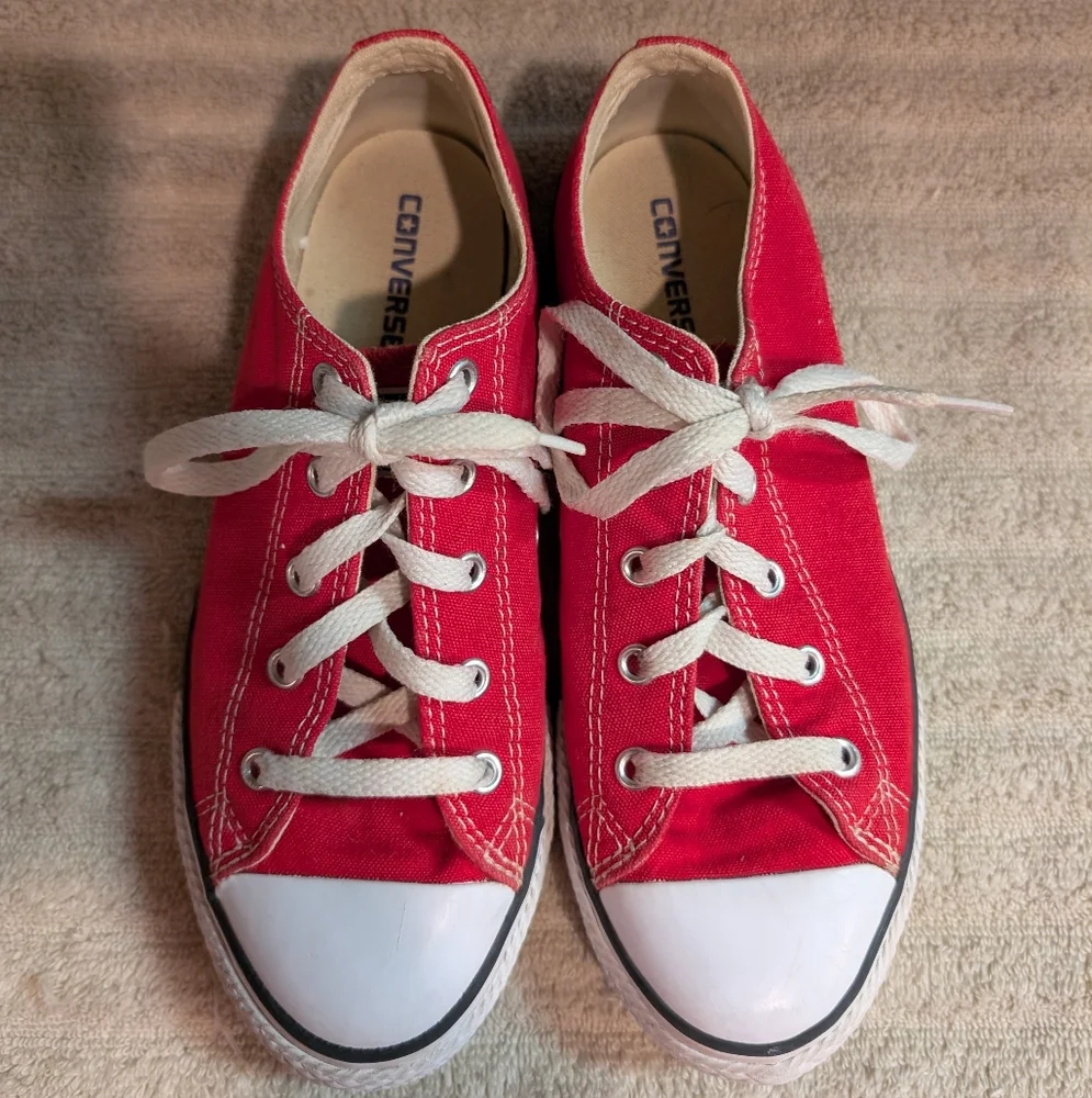 Converse All Star Kids Red Canvas Sneakers Youth Size 3.